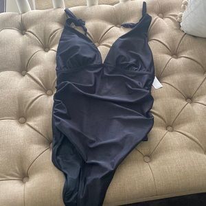 NWT Old Navy, Women’s size medium swimsuit